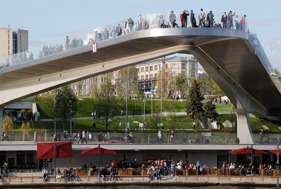 Парк впечатлений москва. Парк Зарядье. Парк Зарядье парк Москва. Красная площадь парк Зарядье. Парк Заречье в Москве.