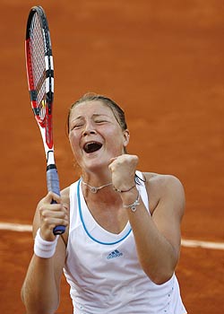 Сафина выбила Шарапову из Roland Garros Сафина выбила Шарапову из Roland Garros