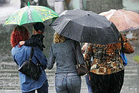 ����� ����