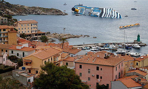   Costa Concordia,      4,2 . ,    111  ,    14            ,   .