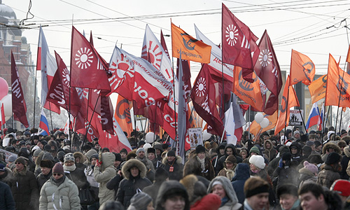 От Якиманки до Болотной: шествие и митинг гражданских активистов, оппозиции и просто горожан, требующих перевыборов и демократизации.