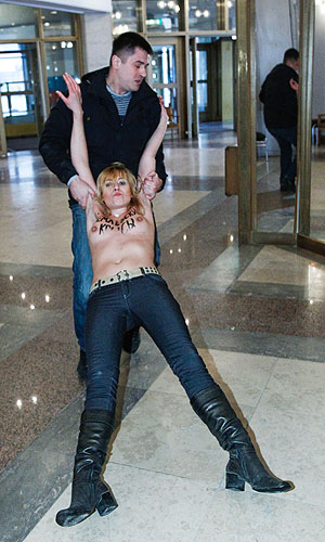  Femen    -  4  5