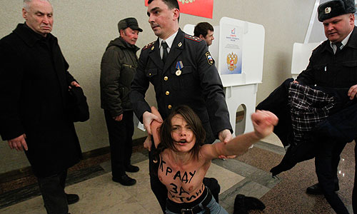  Femen    -  3  5