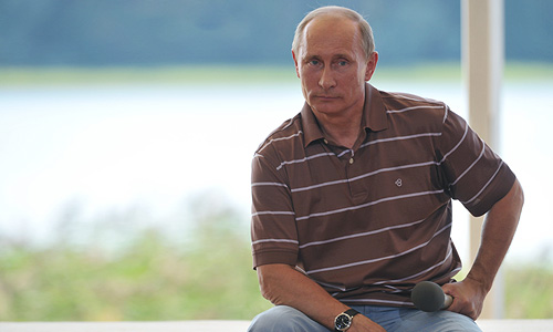 Национальному лидеру пришлось ответить и на не совсем удобные вопросы - например, о продолжающихся по всей стране протестах и нарушениях, которыми сопровождается расследование беспорядков, произошедших в центре Москвы после "Марша миллионов" 6 мая.