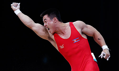 Ким Ун Гук, Северная Корея. В соревнованиях тяжелоатлетов набрал в сумме 327 кг, тем самым установив мировой рекорд