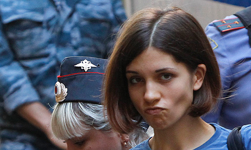 Участница Pussy Riot Надежда Толоконникова, обвиняемая в хулиганстве в храме Христа Спасителя, во время рассмотрения дела в Хамовническом суде.
