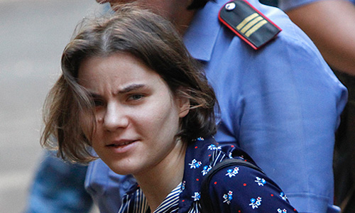 Участница Pussy Riot Екатерина Самуцевич, обвиняемая в хулиганстве в храме Христа Спасителя, перед началом рассмотрения дела в Хамовническом суде.
