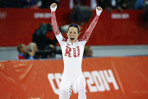 Ольга Граф (Россия), занявшая третье место на дистанции в забеге на 3000 метров в соревнованиях по конькобежному спорту среди женщин.