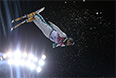Дэвид Моррис (Австралия) в финале соревнований по лыжной акробатике среди мужчин в Сочи.