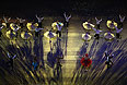 Артисты во время театрализованного представления на церемонии закрытия XXII зимних Олимпийских игр в Сочи.
