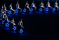 Артисты выступают во время театрализованного представления на церемонии закрытия XI зимних Паралимпийских игр в Сочи.
