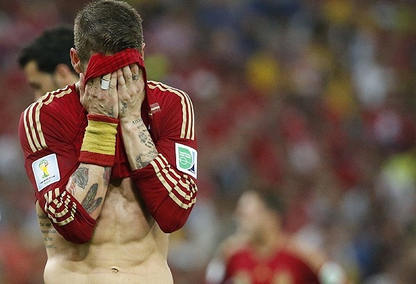 Футболист сборной Испании Серхио Рамос разочарован поражением своей команды от Чили, которое лишило чемпионов мира-2010 шансов на выход в 1/8 финала.
