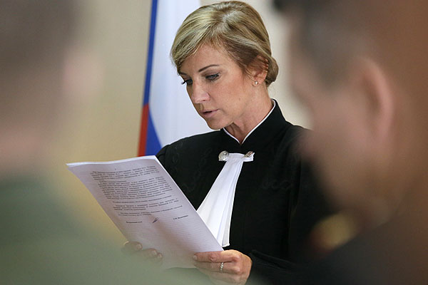 Судья Татьяна Васюченко во время оглашения решения.