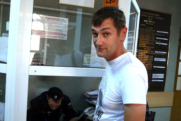 Брат оппозиционера Алексея Навального Олег в Замоскворецком суде перед предварительными слушаниями.