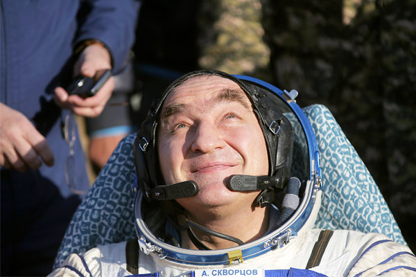 Российский космонавт Александр Скворцов после возвращения на Землю.