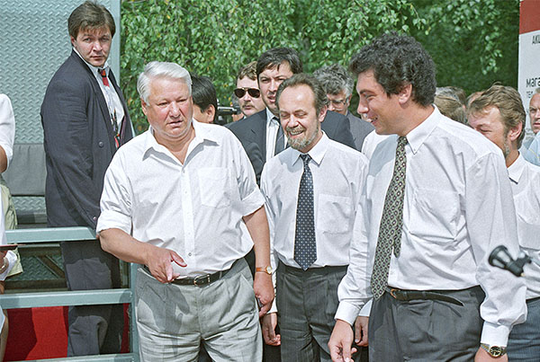 1994 год. Президент России Борис Ельцин и глава администрации Нижегородской области Борис Немцов (слева направо) во время встречи.
