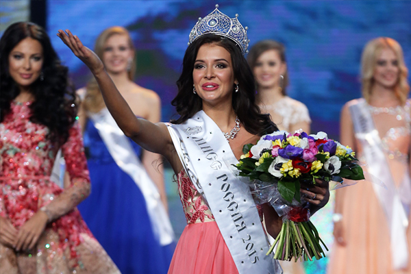 Обладательница титула "Мисс Россия-2015" София Никитчук, представлявшая Екатеринбург