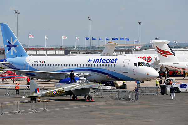 Пассажирский самолет Sukhoi SuperJet 100 авиакомпании Interjet