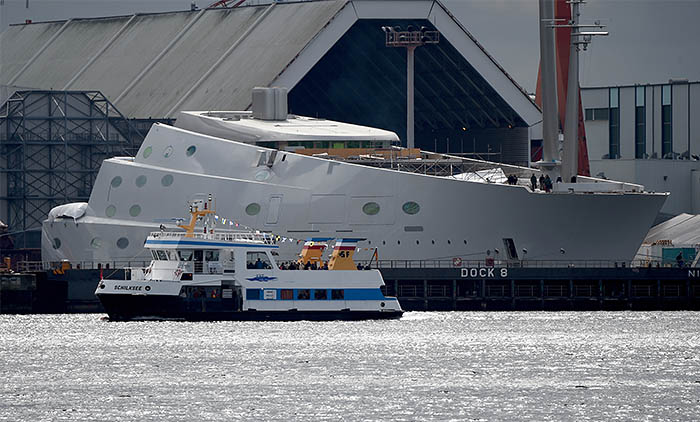 Яхта получила название Sailing Yacht A ("Парусная яхта А")