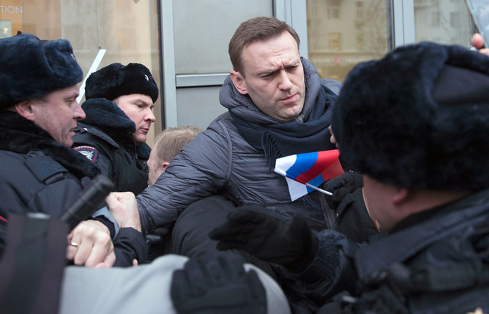 Навального заподозрили в избиении полицейских при задержании 28 января Навального заподозрили в избиении полицейских при задержании 28 января