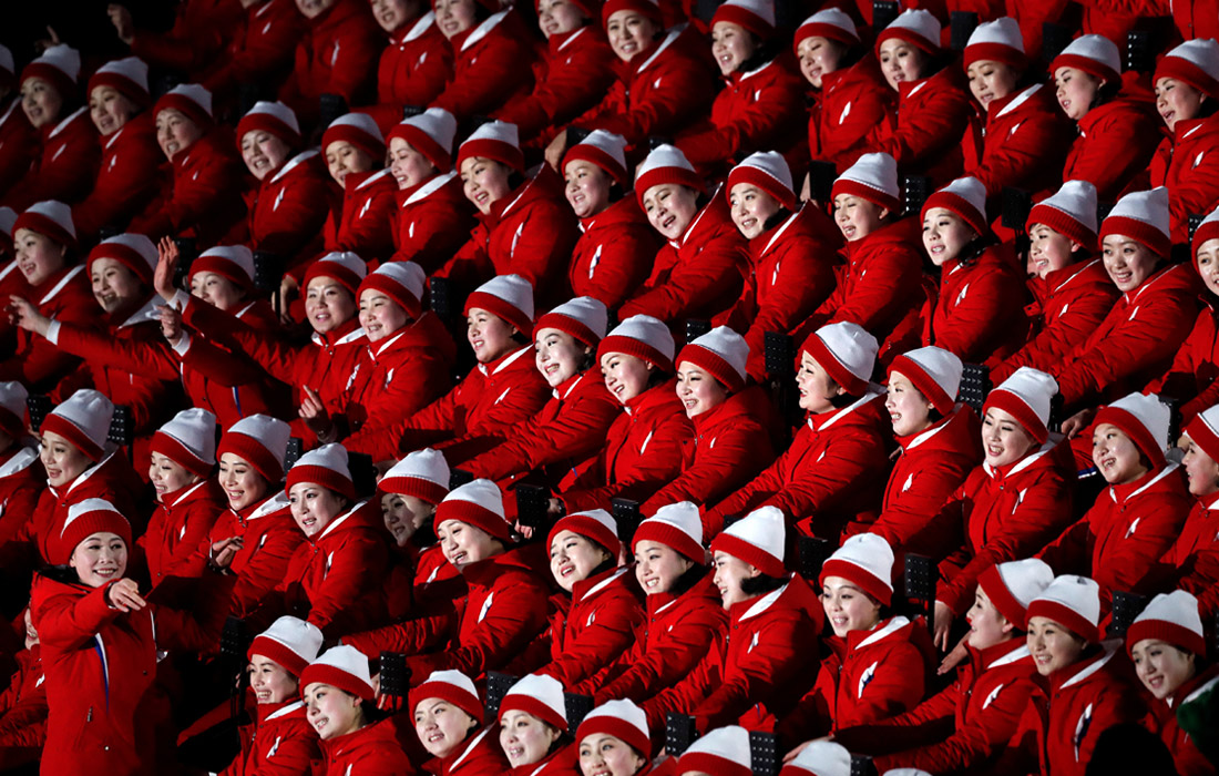 Болельщицы из КНДР на церемонии открытия XXIII Зимних Олимпийских игр