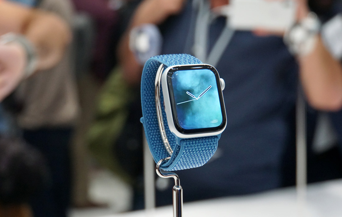 В США стартовая цена на новые Apple Watch составит $499; продажи в России стартуют 28 сентября, цены от 31990 рублей.