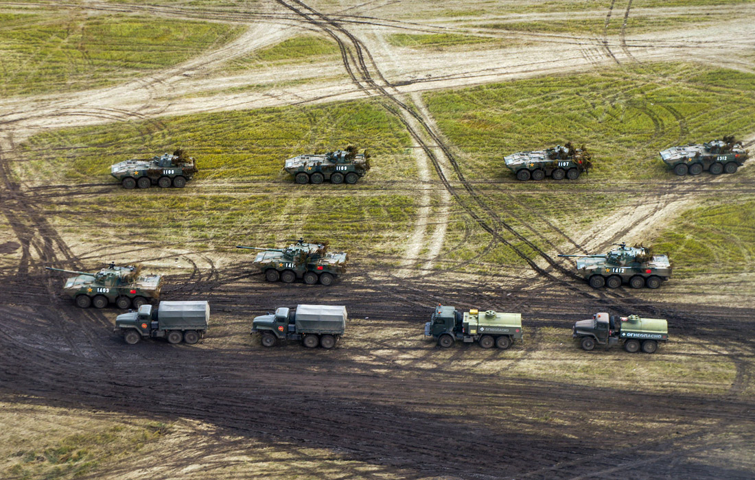 В НАТО назвали российские учения "Восток-2018" демонстрацией подготовки к масштабному конфликту. Президент России Владимир Путин заявил, что Россия - миролюбивое государство, у которого нет и не может быть агрессивных планов.
