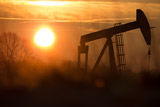 Страны ОПЕК+ договорились о сокращении добычи нефти на 1,2 млн баррелей в сутки