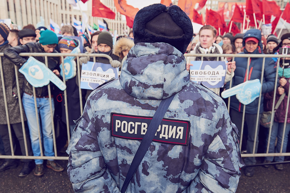 Авторы закона, в свою очередь, считают что законопроект позволит создать независимую инфраструктуру для бесперебойного функционирования интернета в РФ