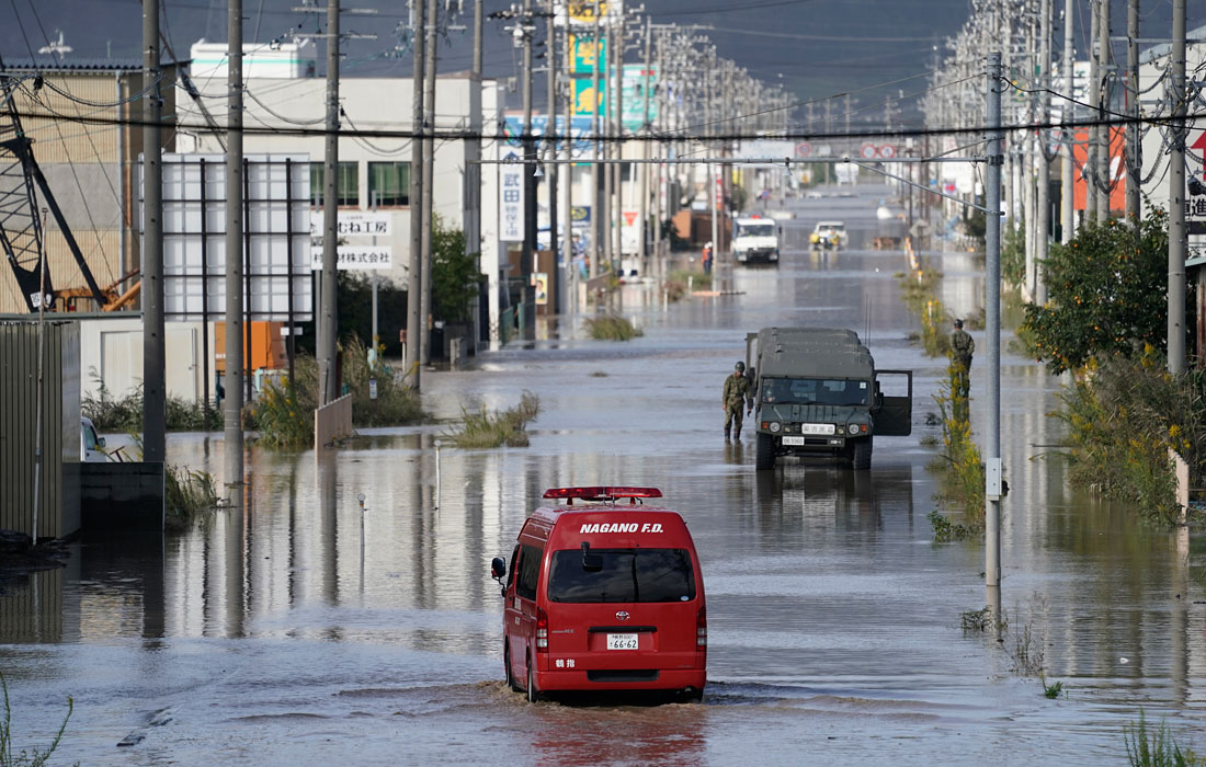 Дома по всему региону были затоплены 2-3 метрами воды