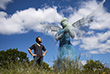 15 мая. Четырехметровую статую медработника с крыльями, созданную Люком Перри, установили в Бирмингеме в честь борющихся с COVID-19 медиков.
