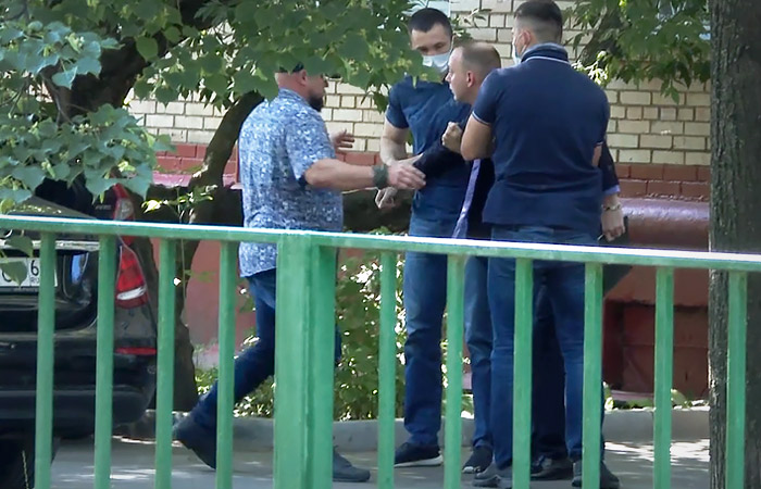 В Кремле заявили, что задержание Сафронова не связано с его журналистской деятельностью В Кремле заявили, что задержание Сафронова не связано с его журналистской деятельностью