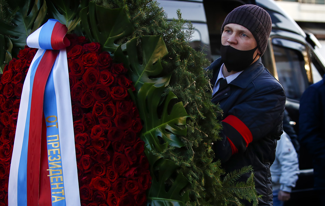 Во время похорон на Ваганьковском кладбище