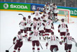 Игроки сборной Латвии празднуют историческую победу над Канадой (2:0)