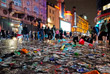 Улицы Лондона усыпаны мусором после матча