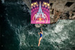 Соревнования по клифф-дайвингу Red Bull Cliff Diving в Полиньяно-а-Маре (Италия)