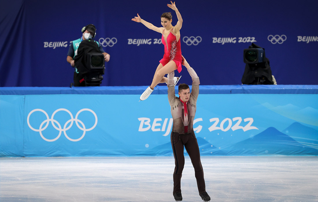Анастасия Мишина и Александр Галлямов показали второй результат в короткой программе спортивных пар. За свой прокат россияне заработали 82,64 балла, что принесло сборной России 9 очков в командный зачет.