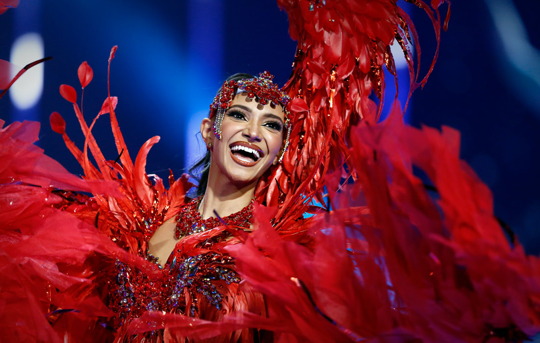 В рамках конкурса красоты "Мисс Вселенная-2023" в Сальвадоре состоялось шоу национальных костюмов. На фото: представительница Тринидад и Тобаго.