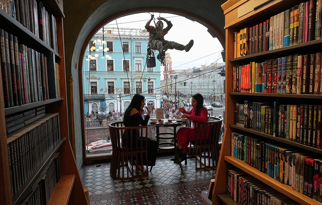 Кафе при книжном магазине в центре Санкт-Петербурга