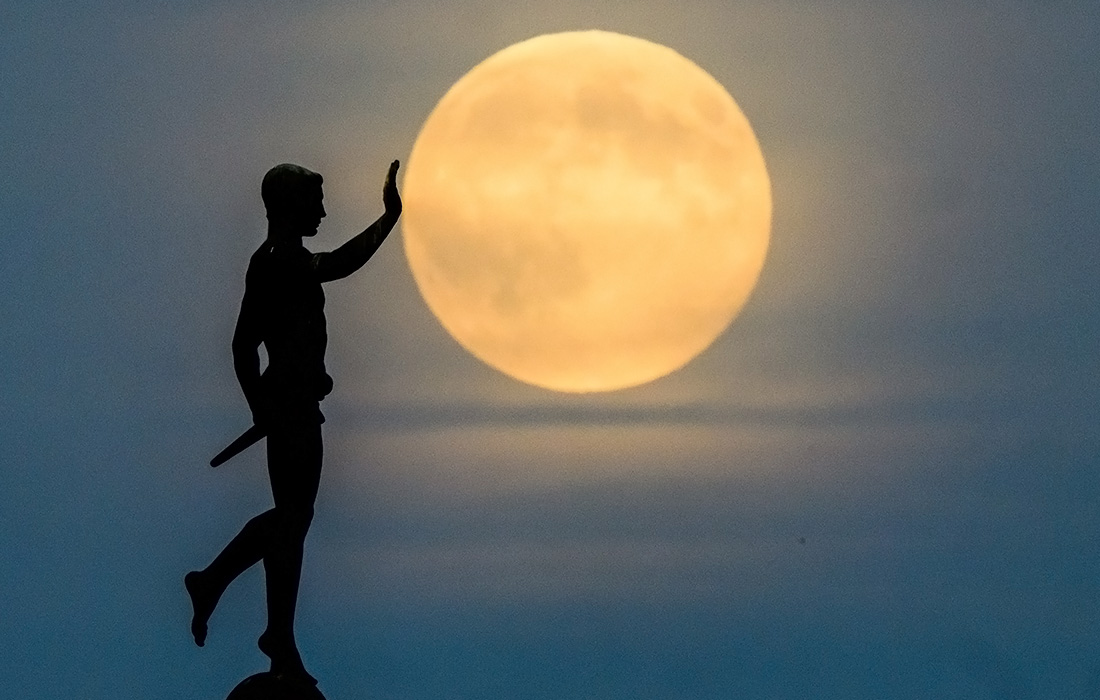 Суперлуние в немецком Ганновере