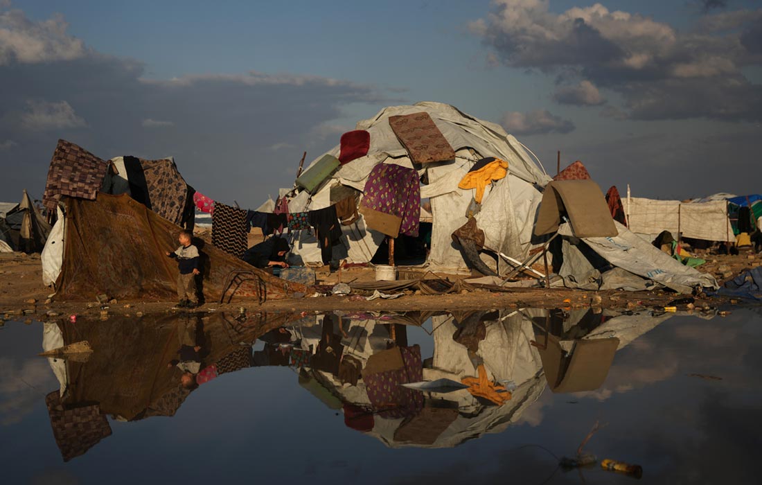 Зимний шторм затопил палаточные лагеря в Газе