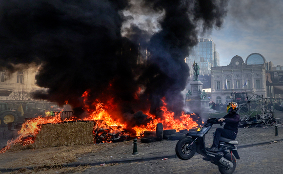 Протест фермеров в Брюсселе Протест фермеров в Брюсселе
