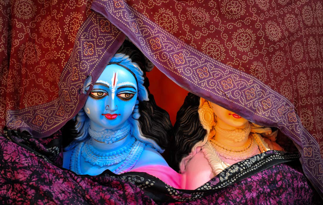 Подготовка к индуистскому празднику в честь богини мудрости Сарасвати в Читтагонге, Бангладеш