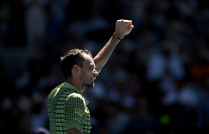 Даниил Медведев вышел в четвертый круг Australian Open