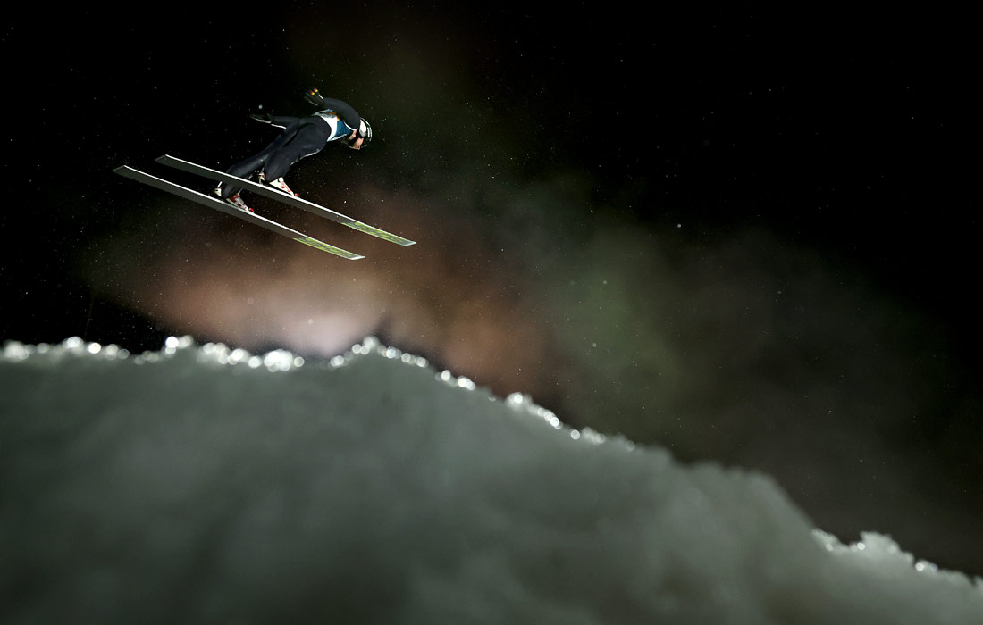 Прыжок на лыжах с трамплина Феликса Хоффманна из сборной Германии