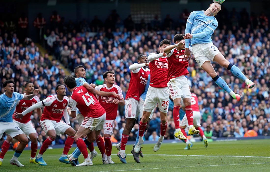 Во время футбольного матча английской Премьер-лиги между "Манчестер Сити" и "Арсеналом"