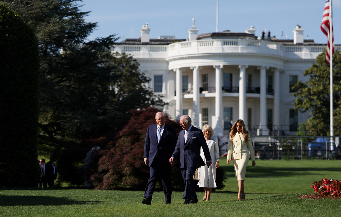 В первый день государственного визита в США Король Карл III и королева Камилла вместе с президентом США и первой леди посетили сады Белого дома