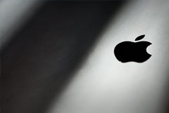 Bloomberg сообщил о переговорах Apple о закупках чипов с компаниями из "черного списка" Bloomberg сообщил о переговорах Apple о закупках чипов с компаниями из "черного списка"