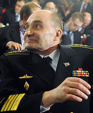 Главкома ВМФ сняли из-за пожара на АПЛ Главкома ВМФ сняли из-за пожара на АПЛ