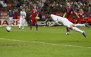 Евро-2012: первый полуфиналист - Португалия
